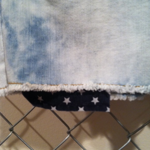 SOLD American flag denim shorts - Picture 2 of 3