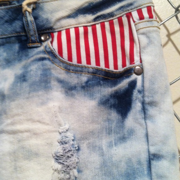 SOLD American flag denim shorts - Picture 3 of 3
