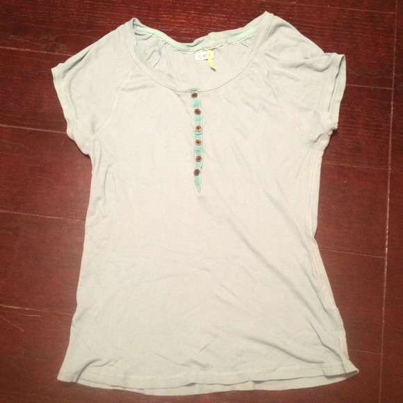 Sold in bundle*** Old navy tee