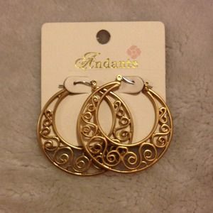 Gold tone hoops  NWT&light-weight, swirl pattern