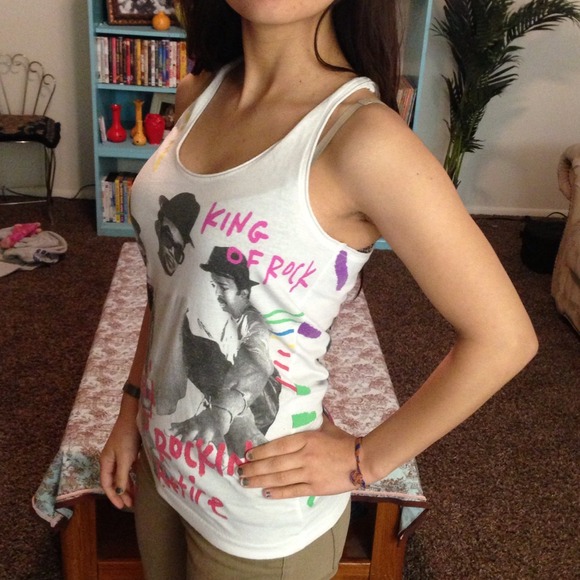 ⛔SOLD IN BUNDLE⛔ ❤HOST PICK❤ RUN DMC Racerback - Picture 3 of 4