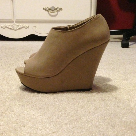 Tan pleather Heel/Wedges