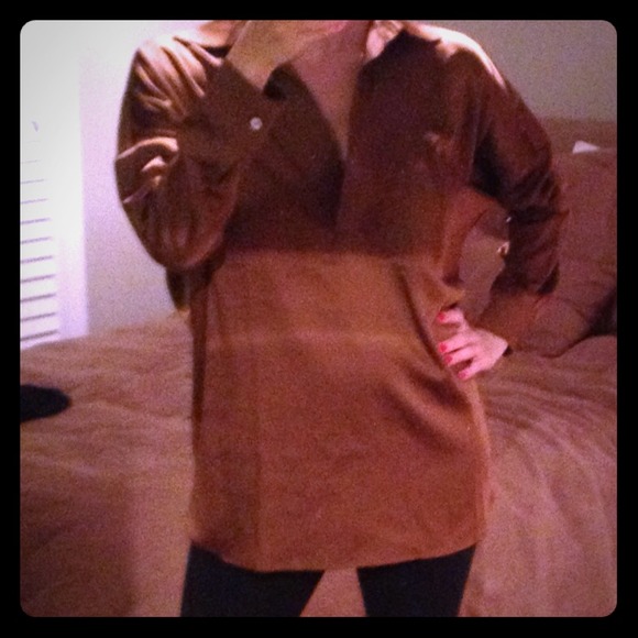 Brown oversized shirt, cute!