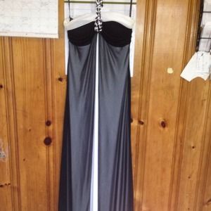 Beautiful black & white formal/prom dress