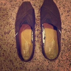 Size 8 Brown Toms! Only worn a few times!