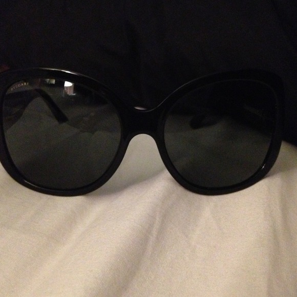 ❌SOLD❌Bvlgari Sunglasses - Picture 4 of 4