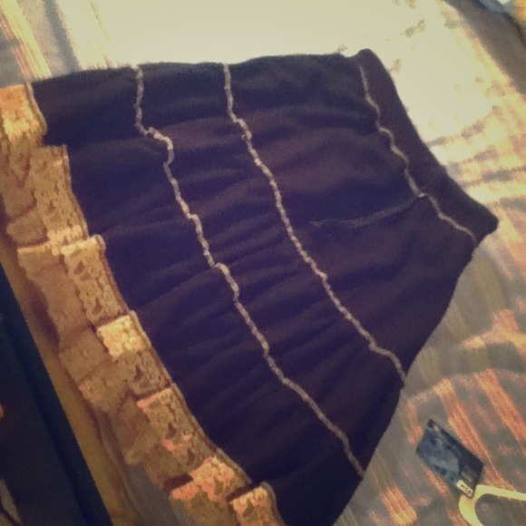 Knee length Black and Tan skirt