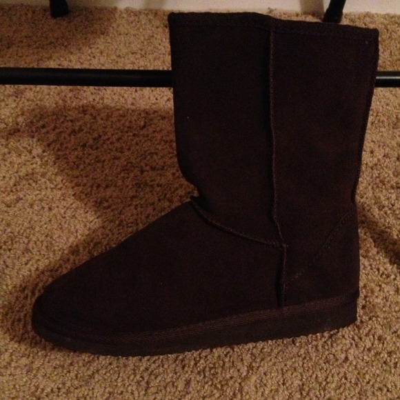 Boots - Picture 2 of 3
