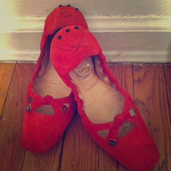 *Tod's* Ballerina Flat-Size 9