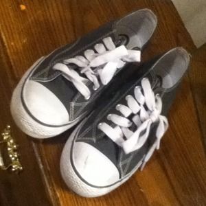 Converse like shoes