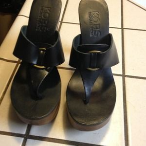 Cute Michael Kors leather shoes.