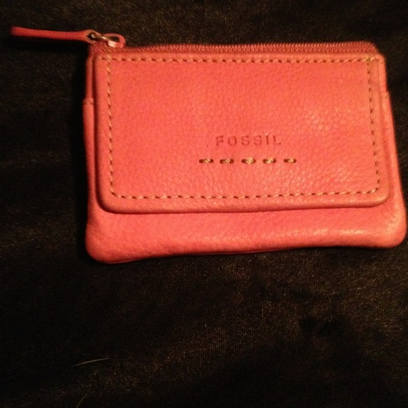 Cute pink Fossil change pouch💜