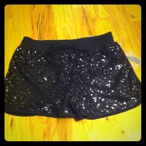 🚨REDUCED🚨 Super Cute Black Sequin Shorts