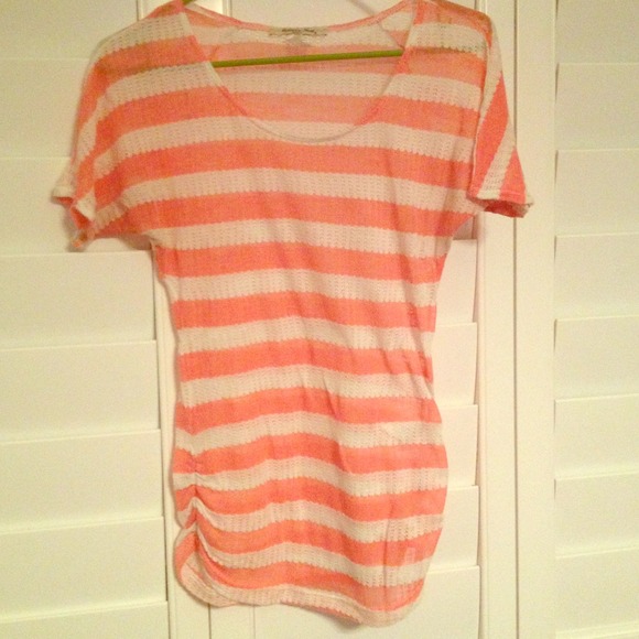 *SOLD* Super cute maternity top, small