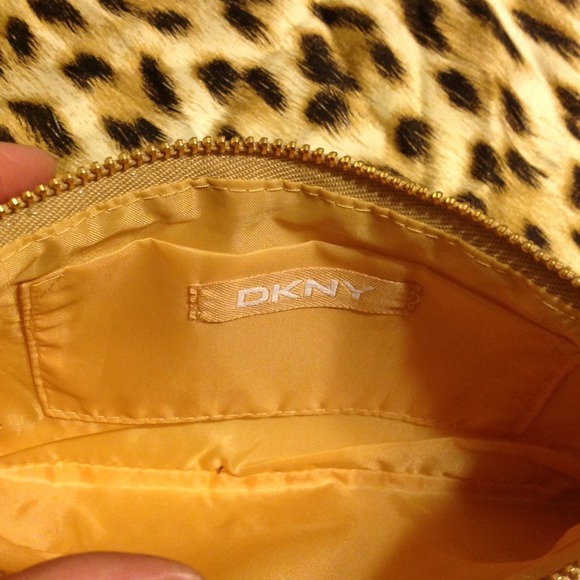 Purse - Picture 2 of 3