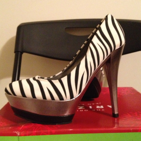 Heels - Picture 3 of 4
