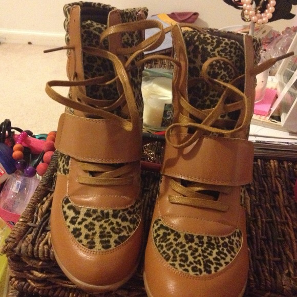 Baker's sneaker wedges