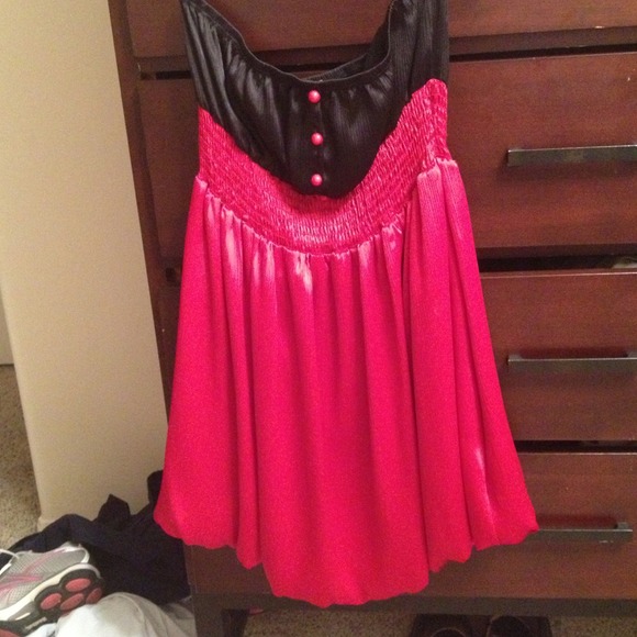 Cocktail dress - Picture 1 of 3