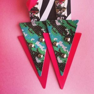 All about PINK earrings