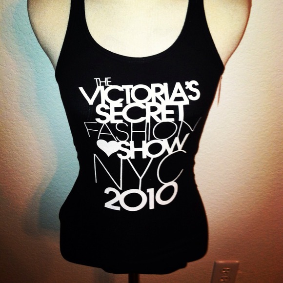 *NWT* Victoria's Secret Fashion Show black Tank - Picture 4 of 4