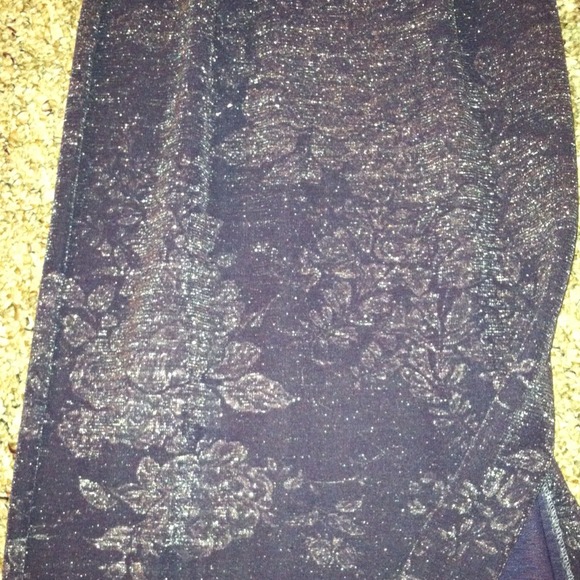 Formal gown - Picture 2 of 4