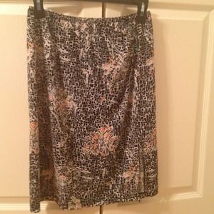 BCBG Maxazria knee length skirt Sz S stretch waist
