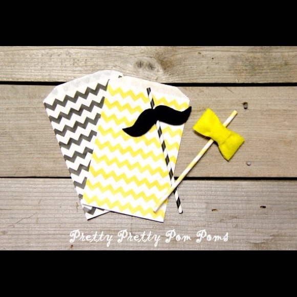 6 yellow straws & 6 mustache straws & 10 bags
