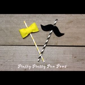6 yellow bow straws & 6 black mustache straws