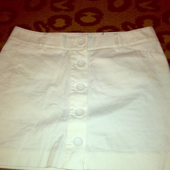 White high waisted skirt