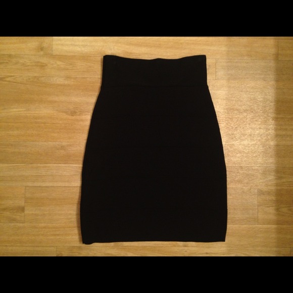 ***SOLD** Bebe black bandage skirt