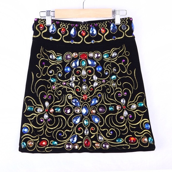 Big sale 😍😍Very Chic short skirt 😍 - Picture 2 of 4