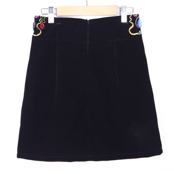 Big sale 😍😍Very Chic short skirt 😍 - Picture 4 of 4