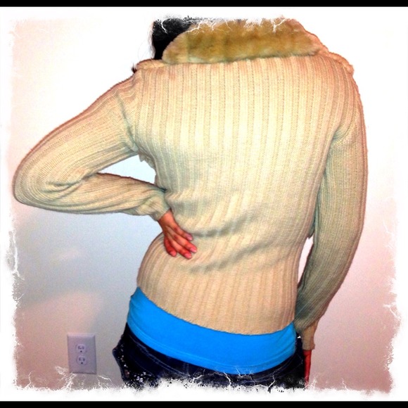 Fuzzy zip up knit sweater, super comfy! - Picture 4 of 4