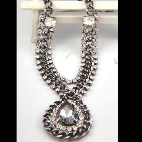 Jewelry - Teardrop  bib statement necklace pendant NEW