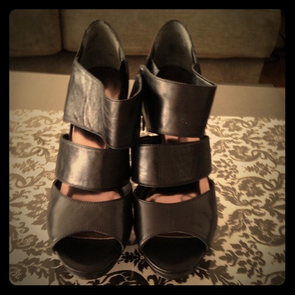 👏SOLD👏Gorgeous Nine West Sandal heel sz 9.5