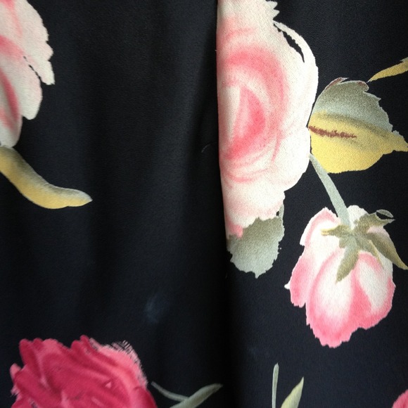 Spring dress - Picture 2 of 2