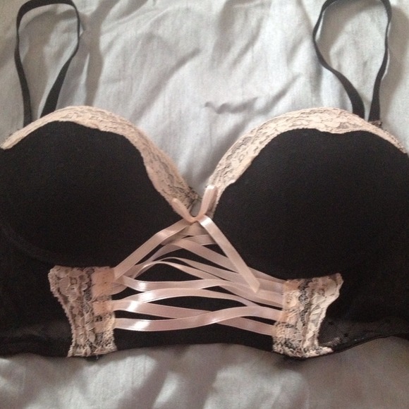 🚫Sold🚫🌺Black push up Bra size 36B🌺