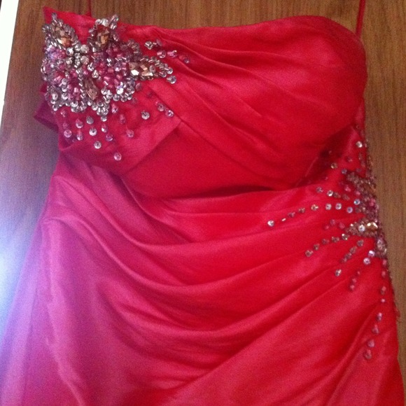 Stunning strapless flamingo pink evening gown - Picture 3 of 4