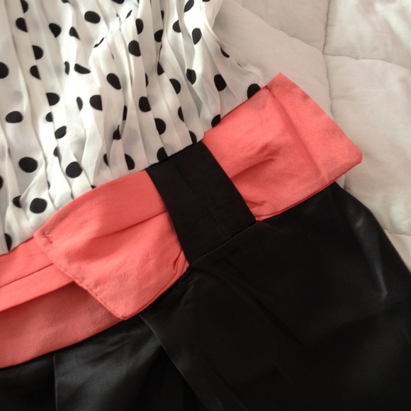 Dress - Picture 2 of 3