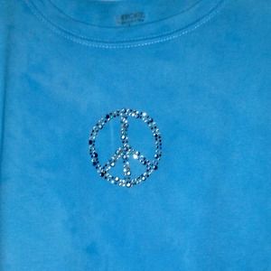 Turquoise dyed top w/ rhinestone peace sign!  Cute