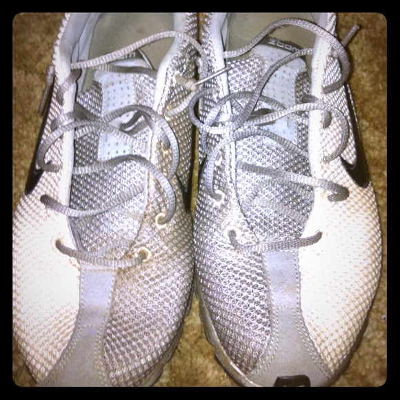 Reduced!!! Nike tennis shoes! Comfy! Light weight!