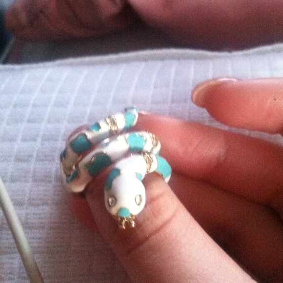 Snake ring 💍🐍 - Picture 2 of 2