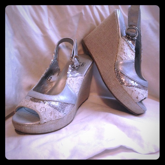 ❗REDUCED❗BKE wedge sandals