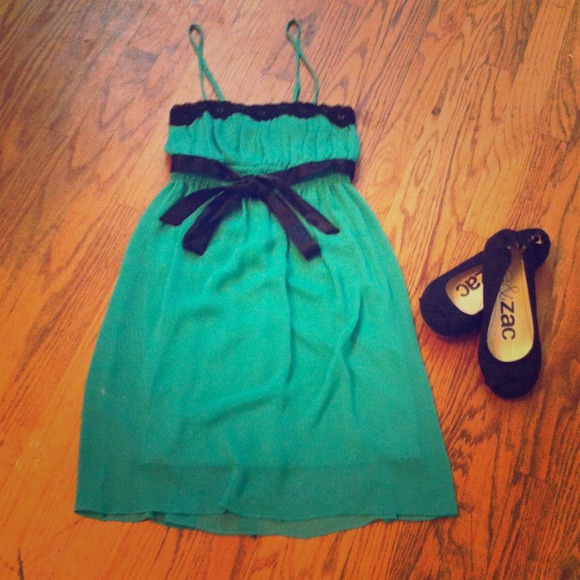 🚫Sold🚫 ⬇Reduced⬇ Green baby doll dress - Picture 1 of 1