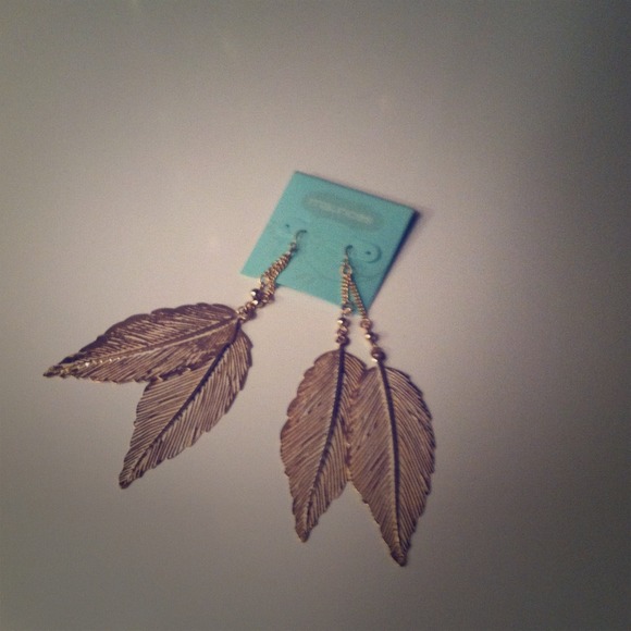 Sold bundle, 3shoes,top,earrings & 3 belts!