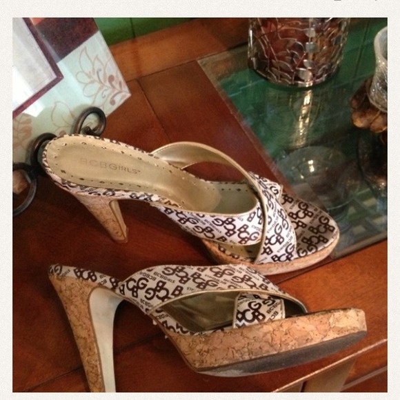 BCBG heels 4.5"