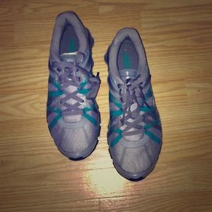 HOLD Nike Shox~fit sole women's size 8.5 grey teal