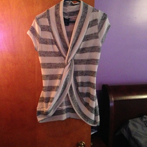 Top - Picture 1 of 4