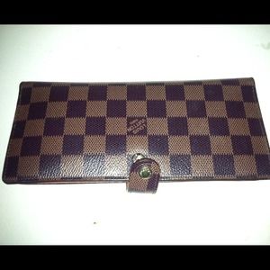LV checkbook