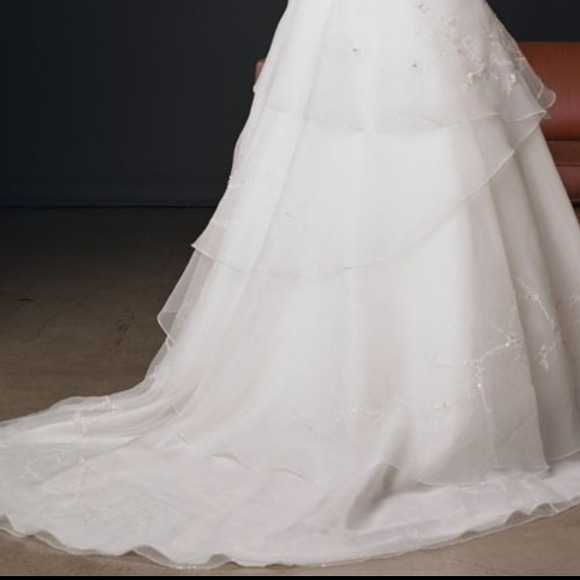 Casablanca Bridal wedding gown - Picture 3 of 4